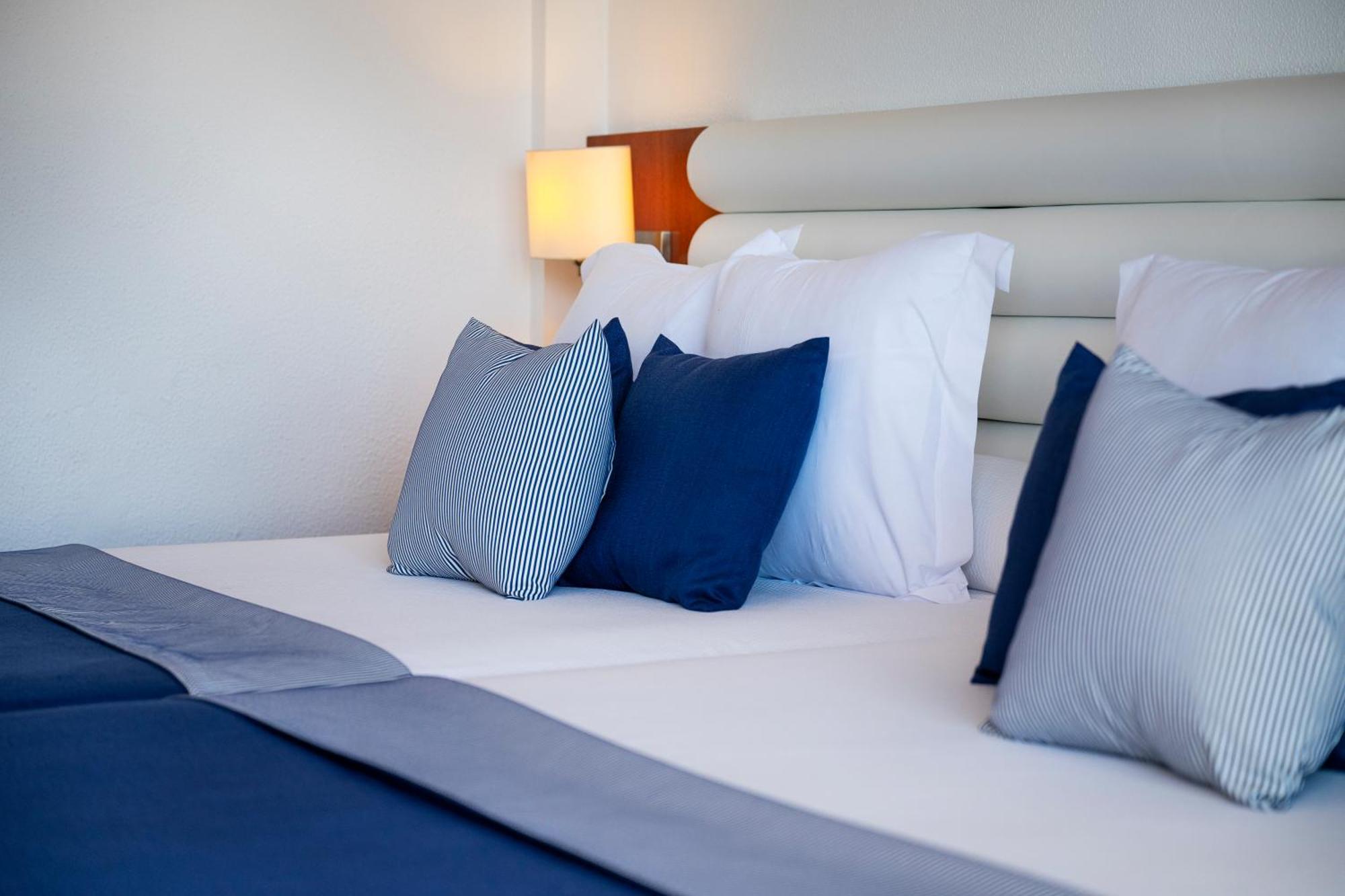 Hotel Tahití Playa Santa Susanna Bagian luar foto