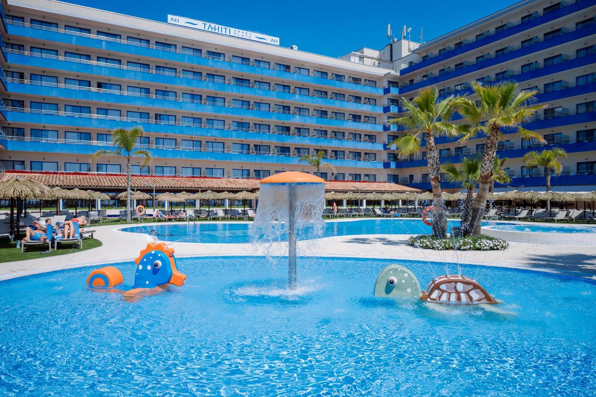 Hotel Tahití Playa Santa Susanna Bagian luar foto