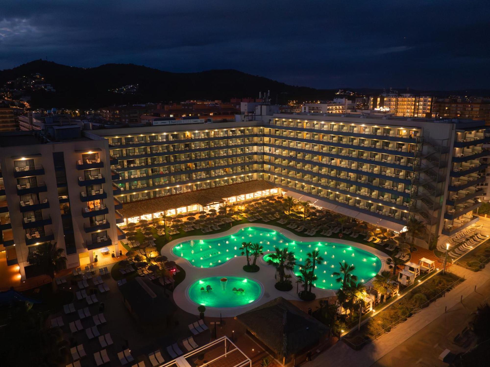 Hotel Tahití Playa Santa Susanna Bagian luar foto