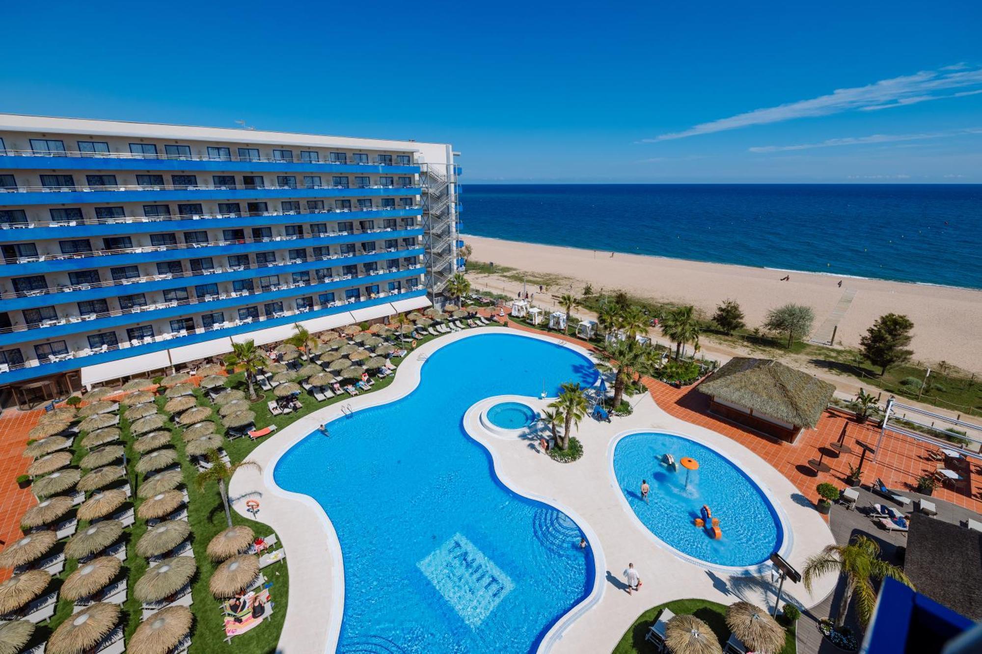Hotel Tahití Playa Santa Susanna Bagian luar foto