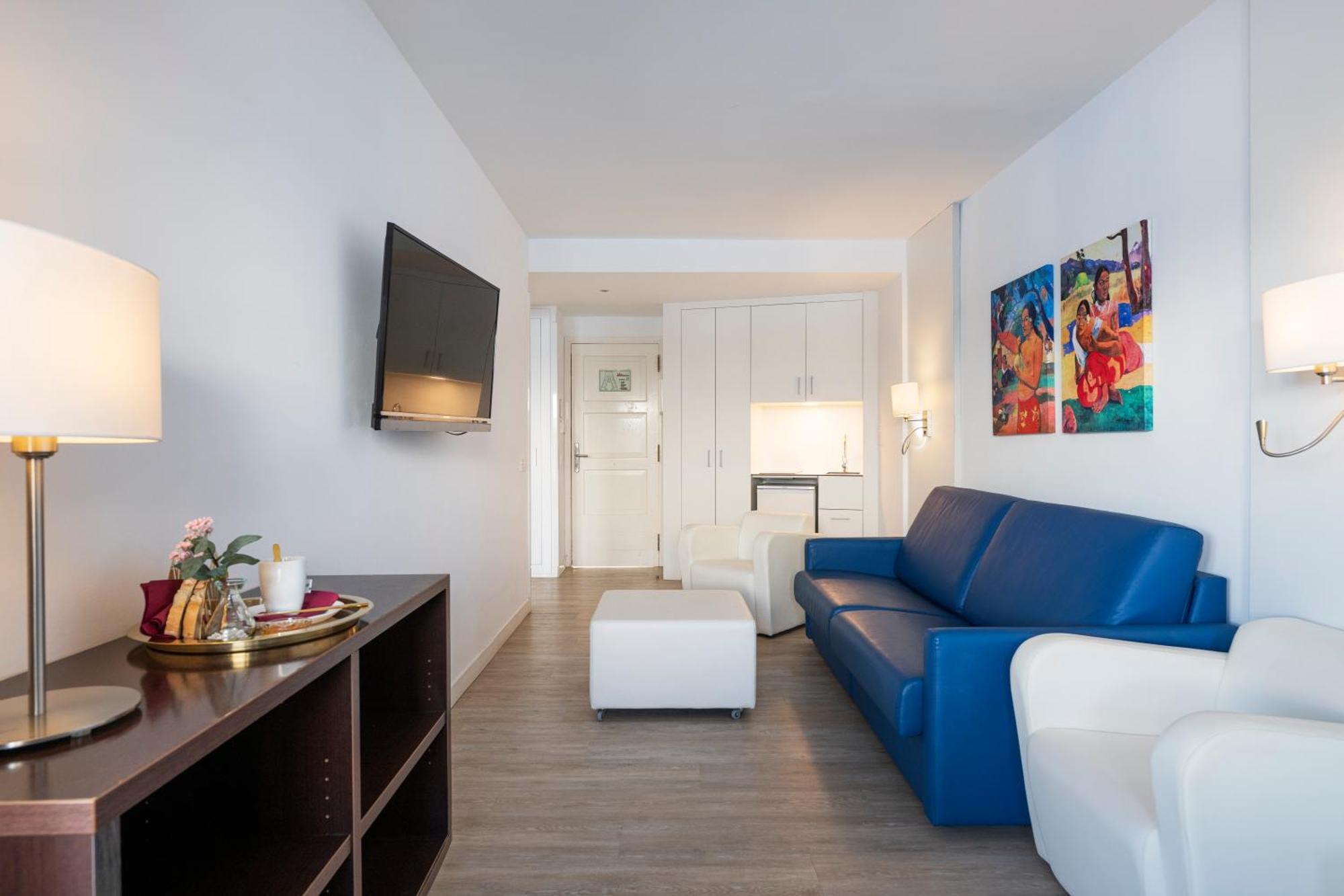 Hotel Tahití Playa Santa Susanna Bagian luar foto