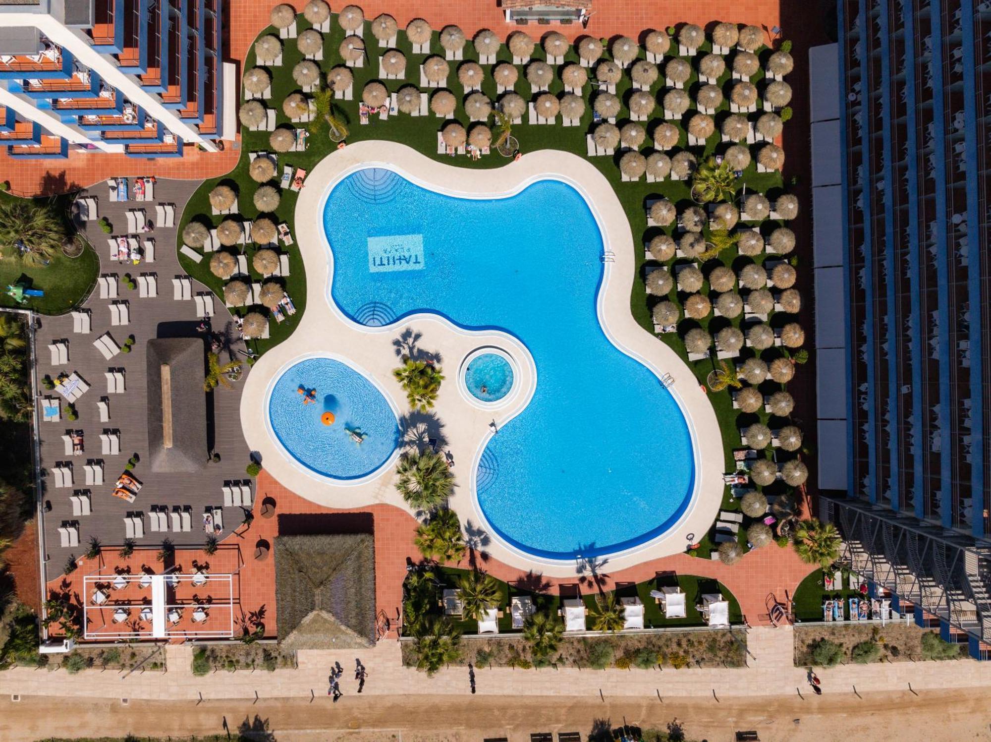 Hotel Tahití Playa Santa Susanna Bagian luar foto